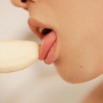 裸エプロンのましろんがバナナを美味しそうに舐める画像まとめ